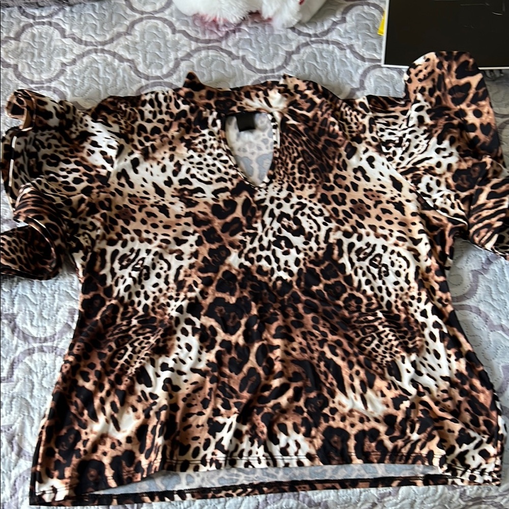 Fashion to Figure Black and Brown Ruched Fitted Blouse
